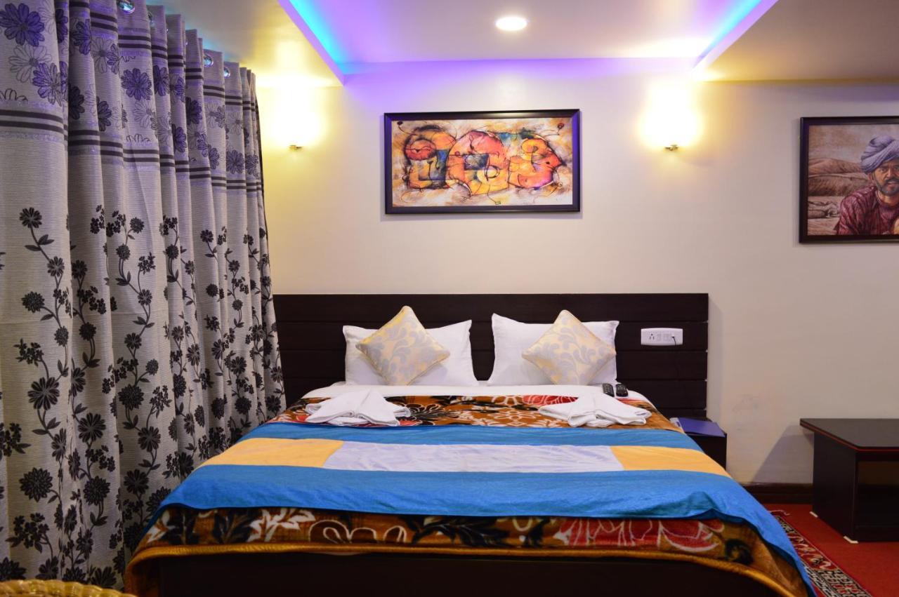 Golden Dolma Hotel Дарджилинг Екстериор снимка